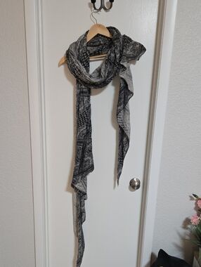 RARE Free People Black & Gray Knit Wrap Scarf